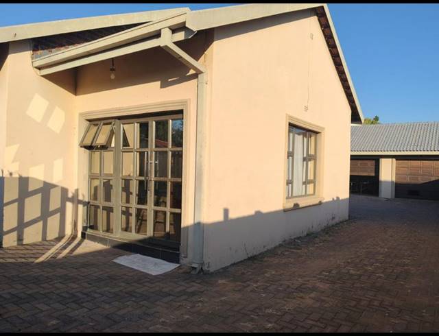 4 BEDROOM HOUSE FOR SALE IN FAUNA PARK